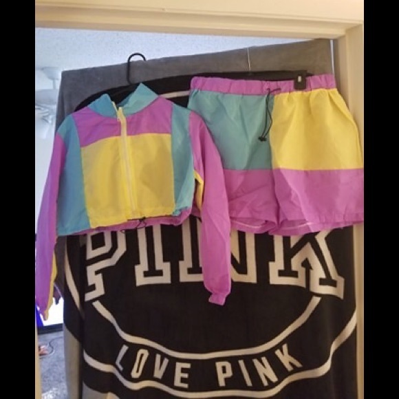 Color Splashed Short Set - Picture 2 of 3